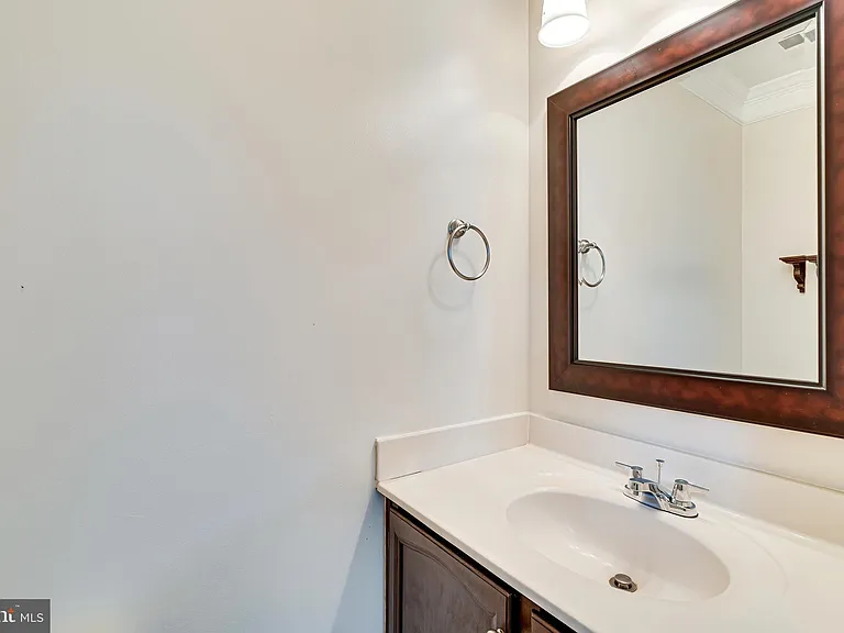 5708 Heritage Crossing Ct — Photo 18
