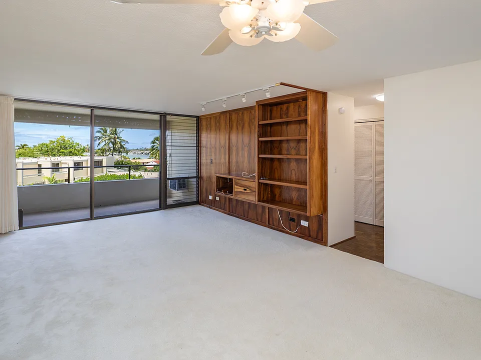 6770 Hawaii Kai Dr #203