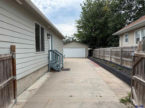 5th image of 1011 Sumner St
