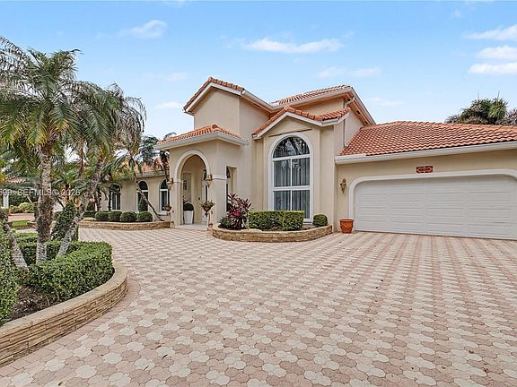 3rd image of 8305 NW 157th Ter