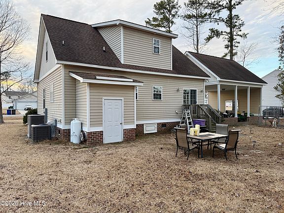 5th image of 303 Emilys Drive