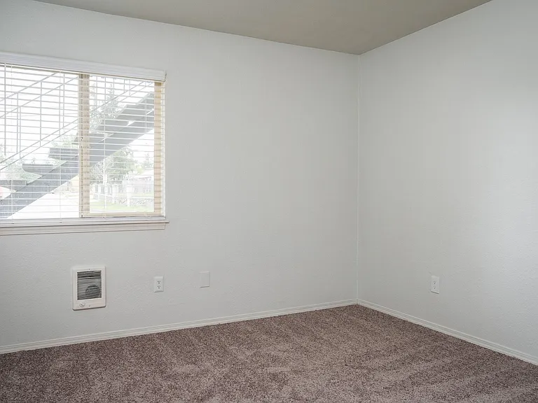 Kentwood Apartments — Photo 19