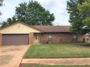 1200 E Hills Dr, Moore, OK 73160