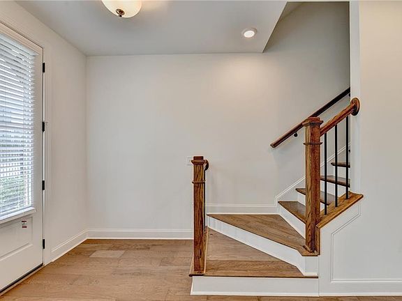 4th image of 603 Millcroft Blvd