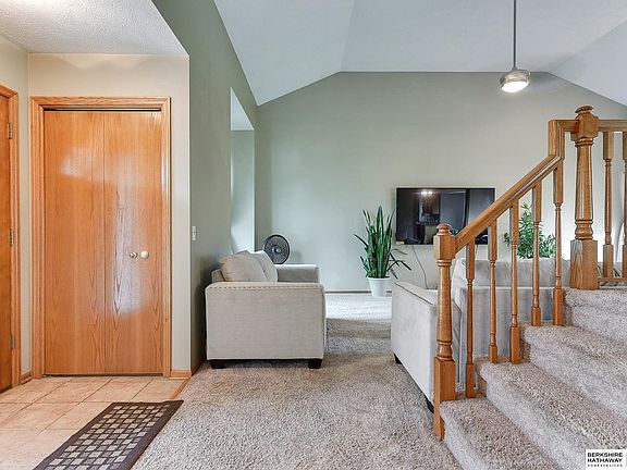 2nd image of 2613 Duane Ave