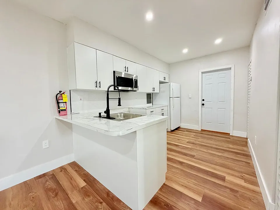 4803 NW 33rd Ave