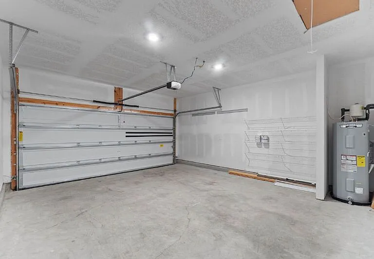 5857 Danbury Blvd — Photo 26