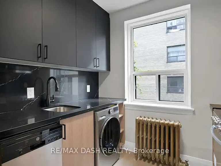 50 Raglan Ave #5 — Photo 37