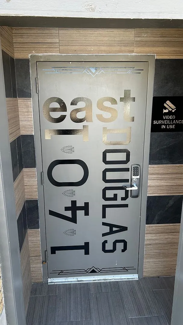 1401 E Douglas Ave - Apt C — Photo 1