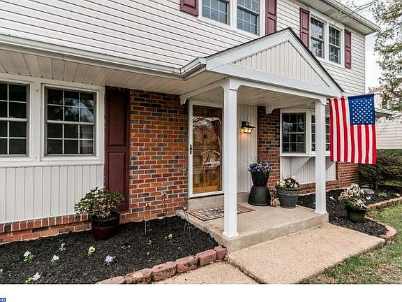 2nd image of 2308 Empire Dr