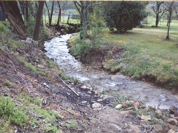 2nd image of 18 Woodward Ln