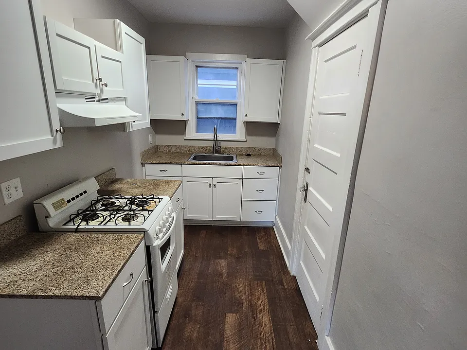 359 Thurston Rd #1