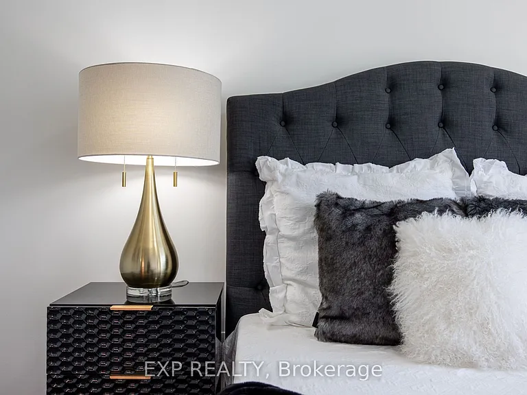 311 Richmond St E #802 — Photo 24