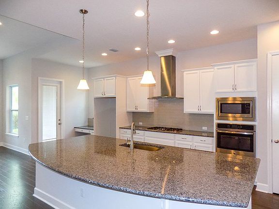 3rd image of 55 Palisade Dr