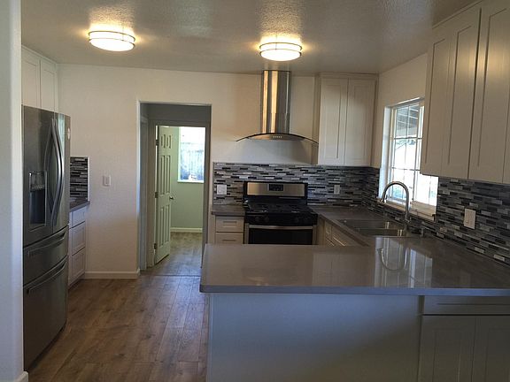 3rd image of 509 Market Pl