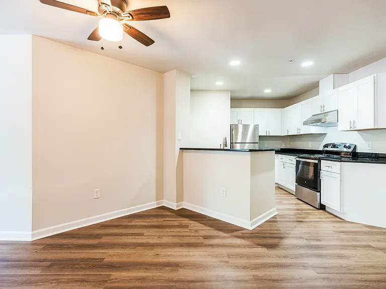 Bellevue Heights Apartments — Photo 3