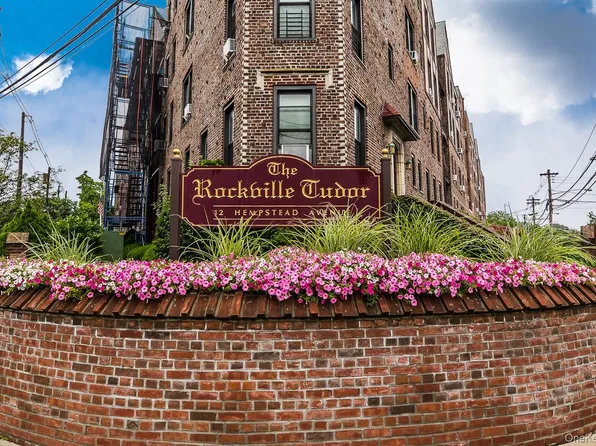 12 Hempstead Ave APT 1M, Rockville Centre, NY 11570