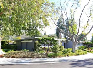950 Elsinore Dr, Palo Alto, CA 94303