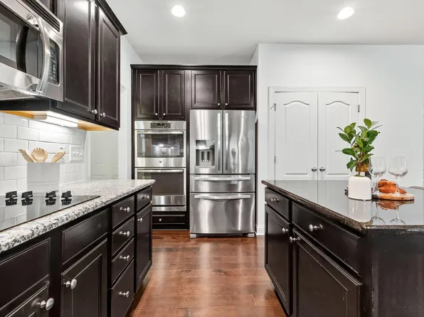 141 Spring Pine Ln, Holly Springs, NC 27540