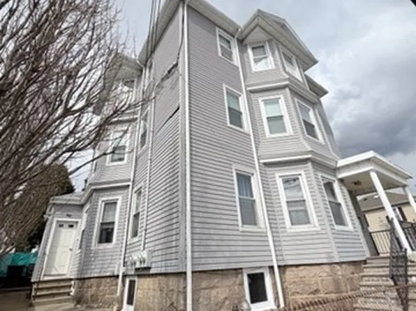26 Stockton St, Fall River, MA 02721