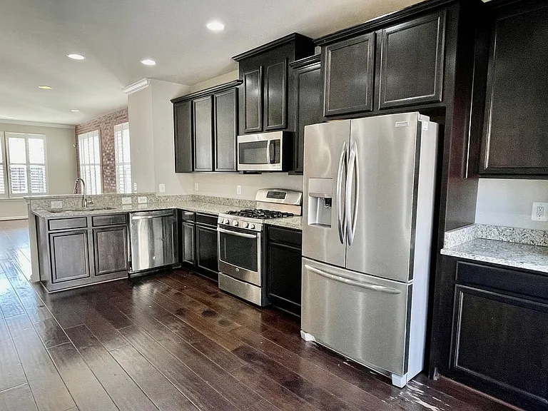 201 Woodstream Cir — Photo 27