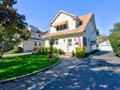 45 Woodland Avenue, Rockville Centre, NY, 11570