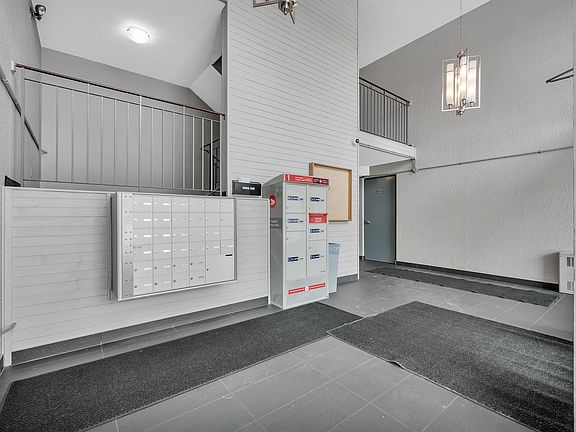 3rd image of 237 Woodvale Rd W #201