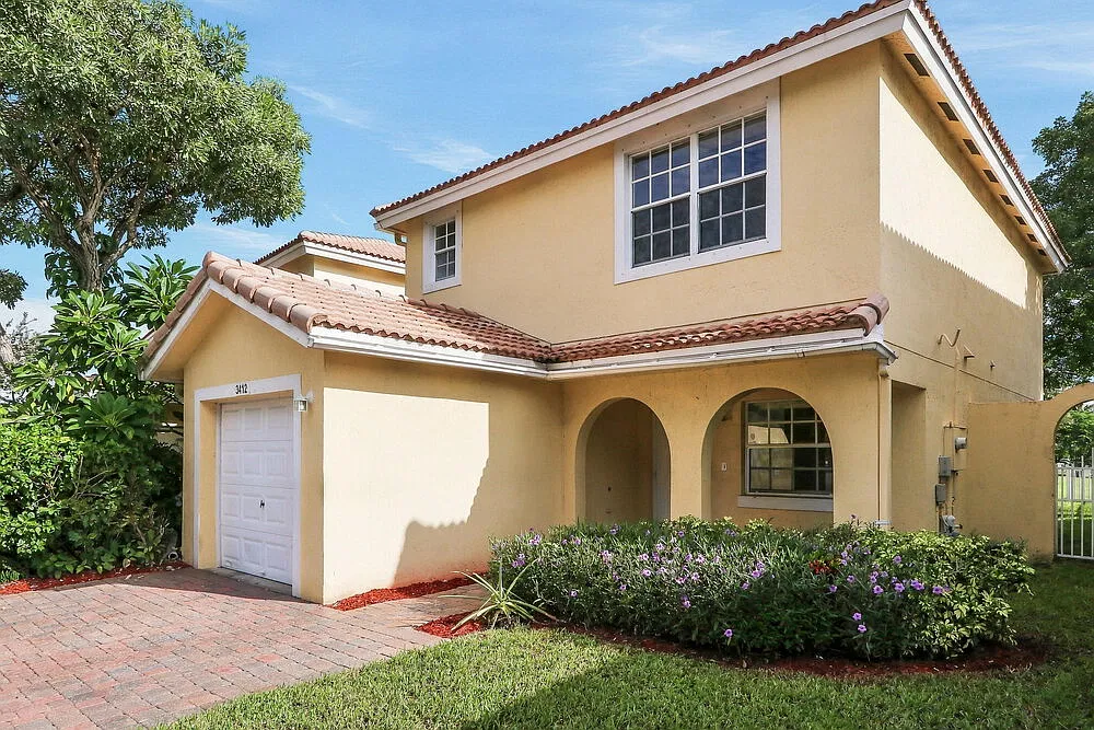 3 bed, 2.0 bath, 1478 sqft, $2,760 — Photo 4