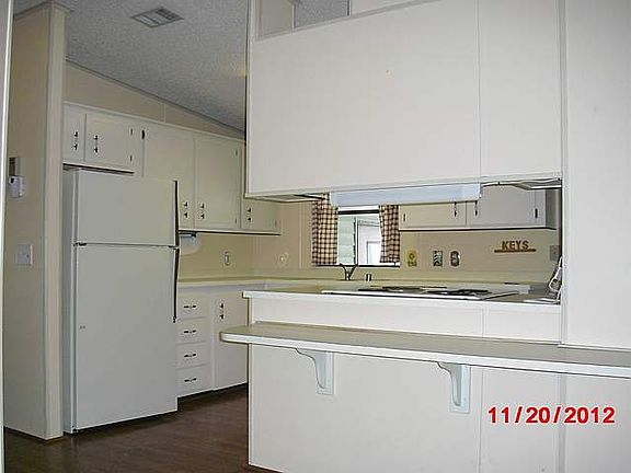 3rd image of 49 Bayberry Dr