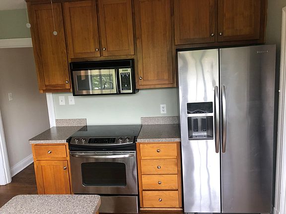 4th image of 2552 Seneca Dr