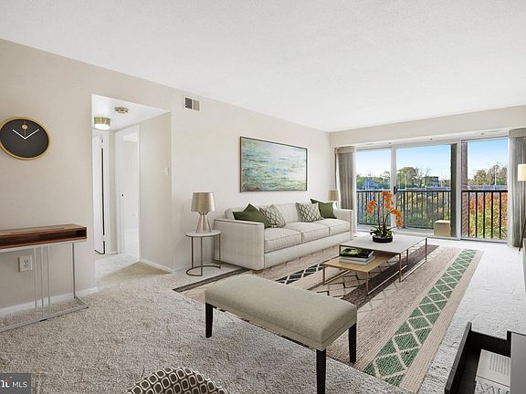 4th image of 1300 Army Navy Dr APT 627