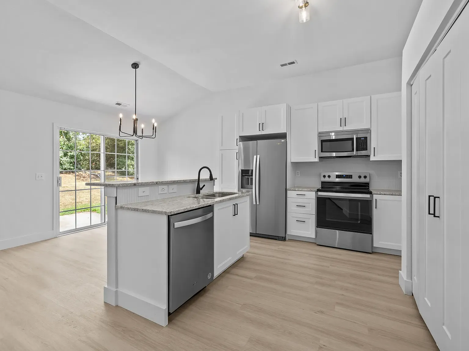 16216 Circlegreen Dr — Photo 4