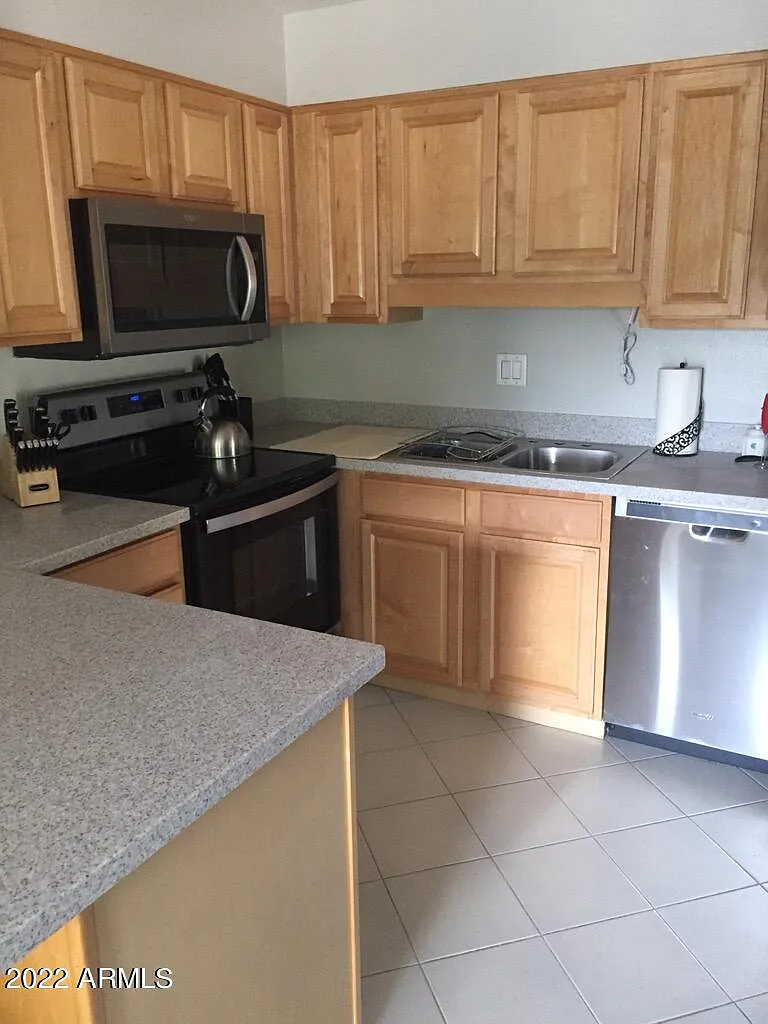 1 bed, 1.0 bath, 805 sqft, $1,650 — Photo 1