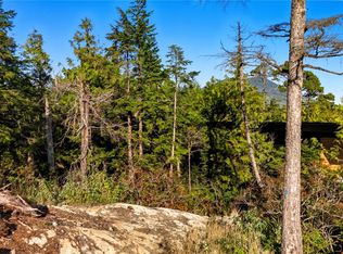 851 Lorne White Pl, Ucluelet, BC V0R 3A0