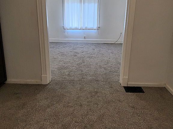 3rd image of 936 Fairbanks Ave