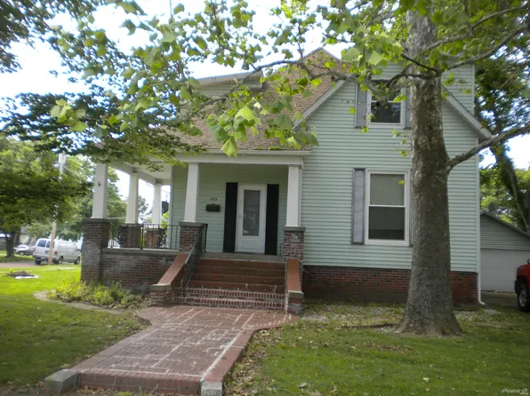 203 W Lincoln St, Harrisburg, IL 62946