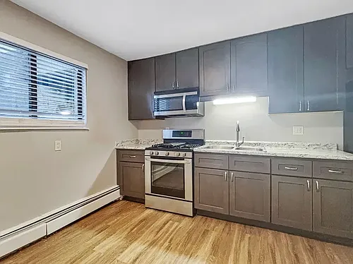 1720 Porter St SW #10 Photo 1