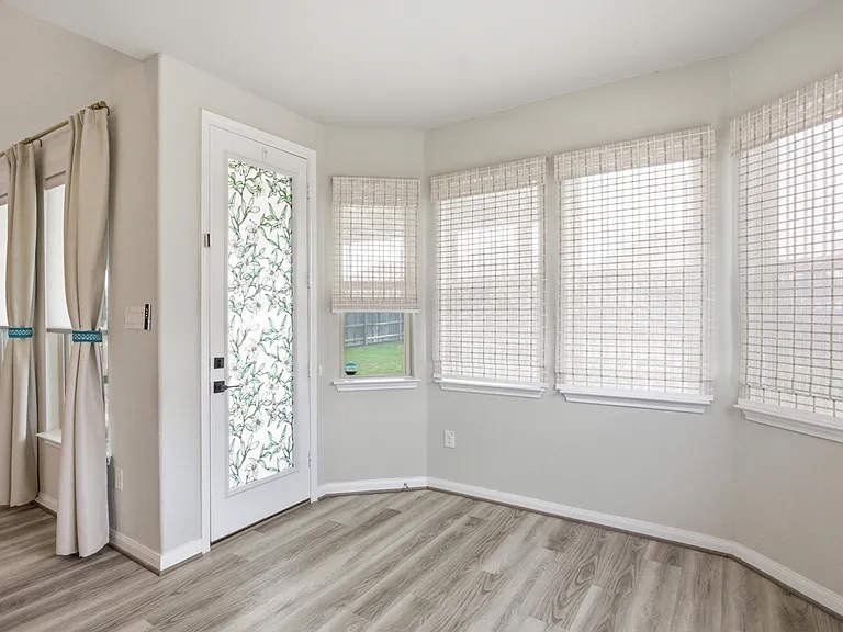 10051 Mulhouse Dr — Photo 30