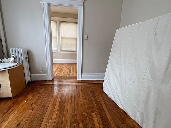2nd image of 832 Calhoun Ave #1F