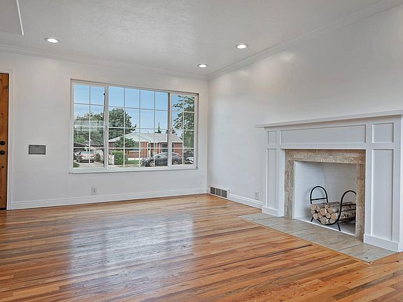 4th image of 371 E Truman Ave