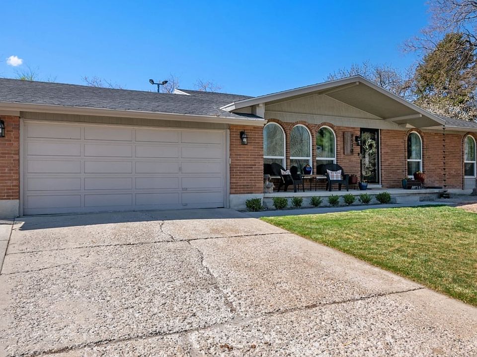 1st image of 2517 W Blake Dr