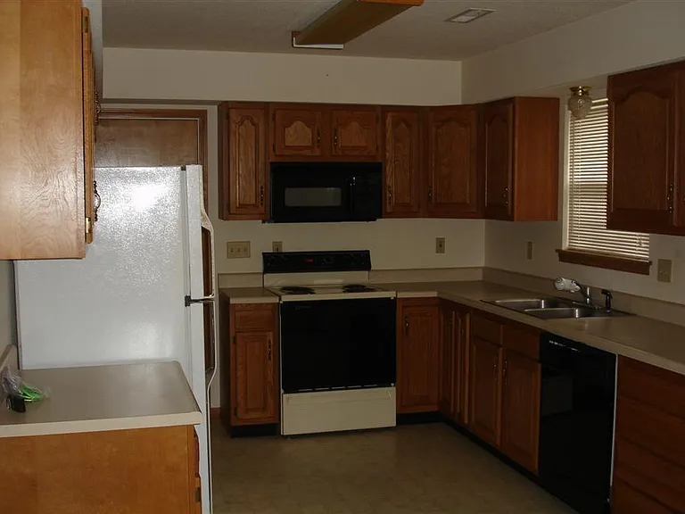 5205 Gasconade Dr — Photo 3