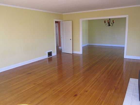 2nd image of 3047 E Vista St