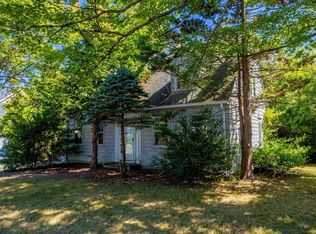 9 Arnold Rd, Shrewsbury, MA 01545