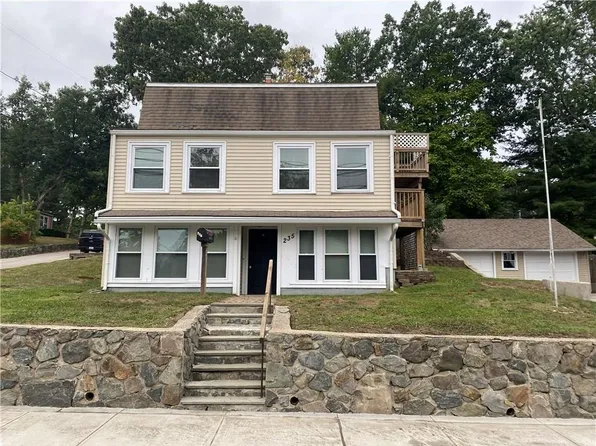 235 Arnold Rd, Coventry, RI 02816