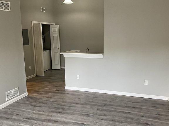 2nd image of 618 Pebble Place Dr #G