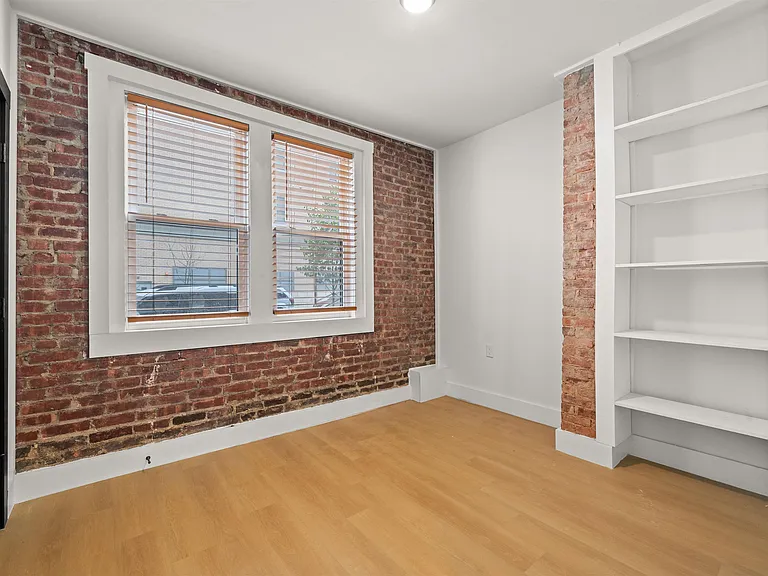 14 Westervelt Pl #1 — Photo 7