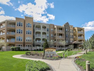 3810 N Mulberry Dr Unit 202, Kansas City, MO, 64116