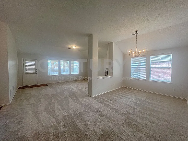 1616 Logan Dr — Photo 6