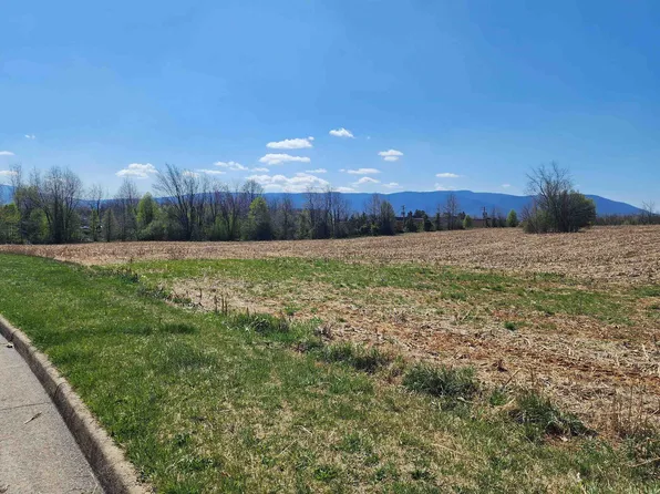 Highland Dr, Stuarts Draft, VA 24477